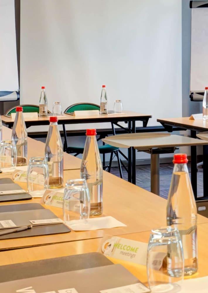 Hotel Campanile Lyon Bron Eurexpo Zewnętrze zdjęcie