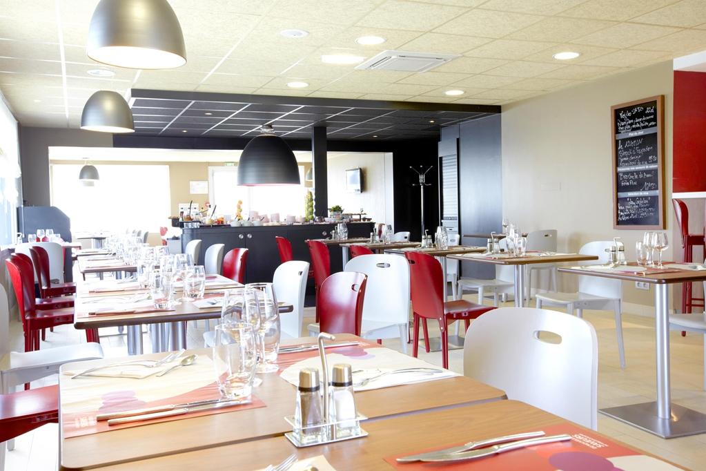 Hotel Campanile Lyon Bron Eurexpo Zewnętrze zdjęcie